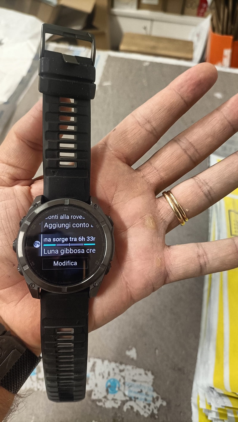 GARMIN Fenix 8 AMOLED Sapphire 51mm Carbon Grey DLC art 010-02905-21 USATO DA ESPOSIZIONE - immagine 5