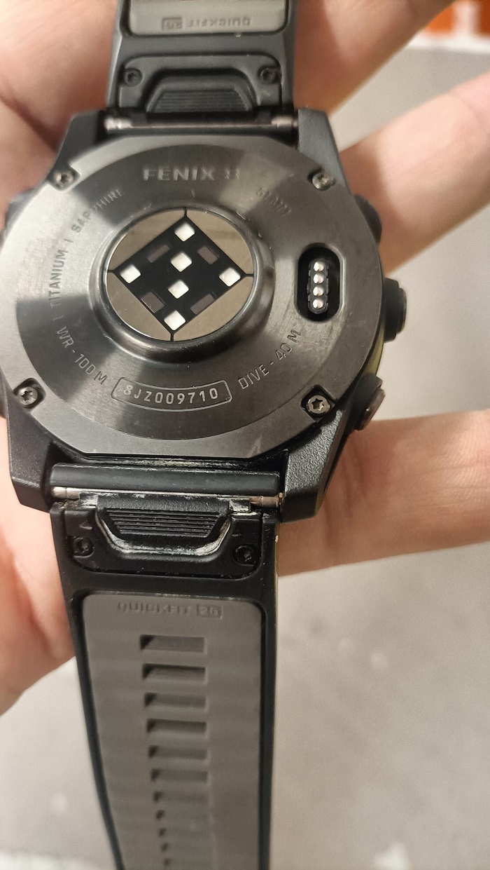GARMIN Fenix 8 AMOLED Sapphire 51mm Carbon Grey DLC art 010-02905-21 USATO DA ESPOSIZIONE - immagine 6